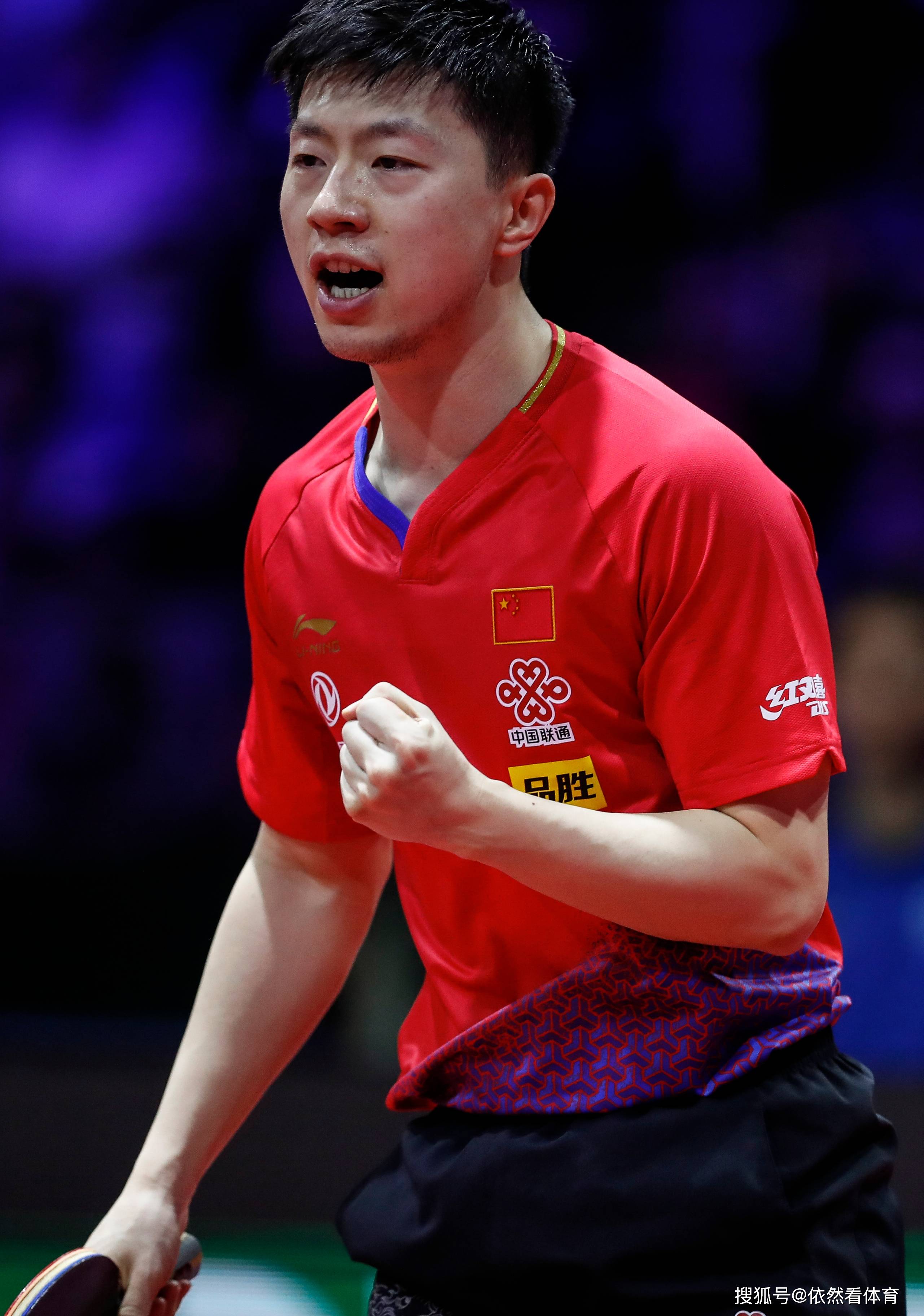 自决赛中屡 自决赛中屡