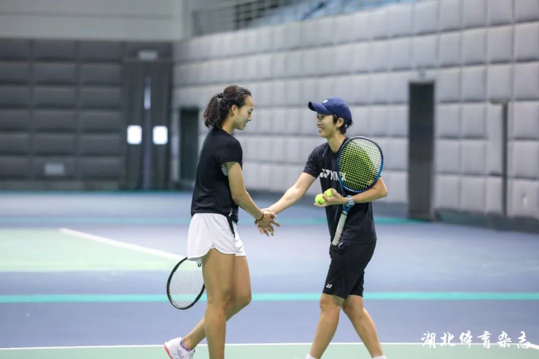 及政府相关 及政府相关